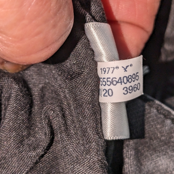 American Eagle Black Distressed Ankle fit Jeans Sz 4 Next level stretch Mid Rise - Picture 7 of 9